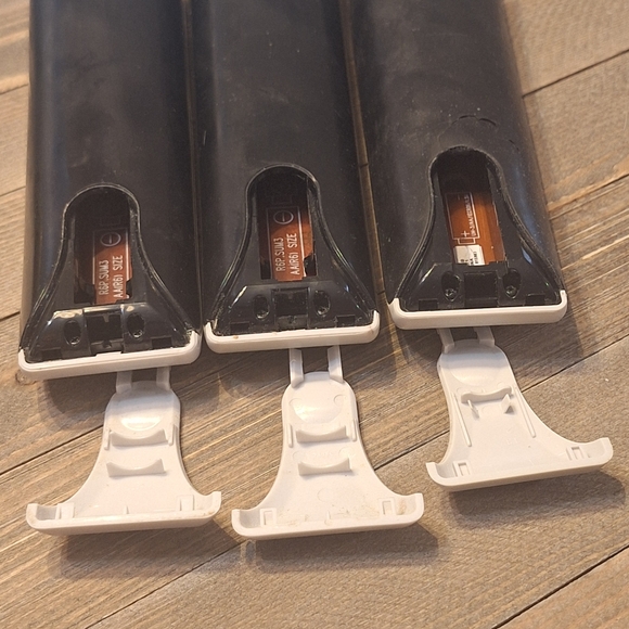 Lot of 3 Direct TV RC65X Universal IR HD DVR Remote Control - Picture 3 of 4